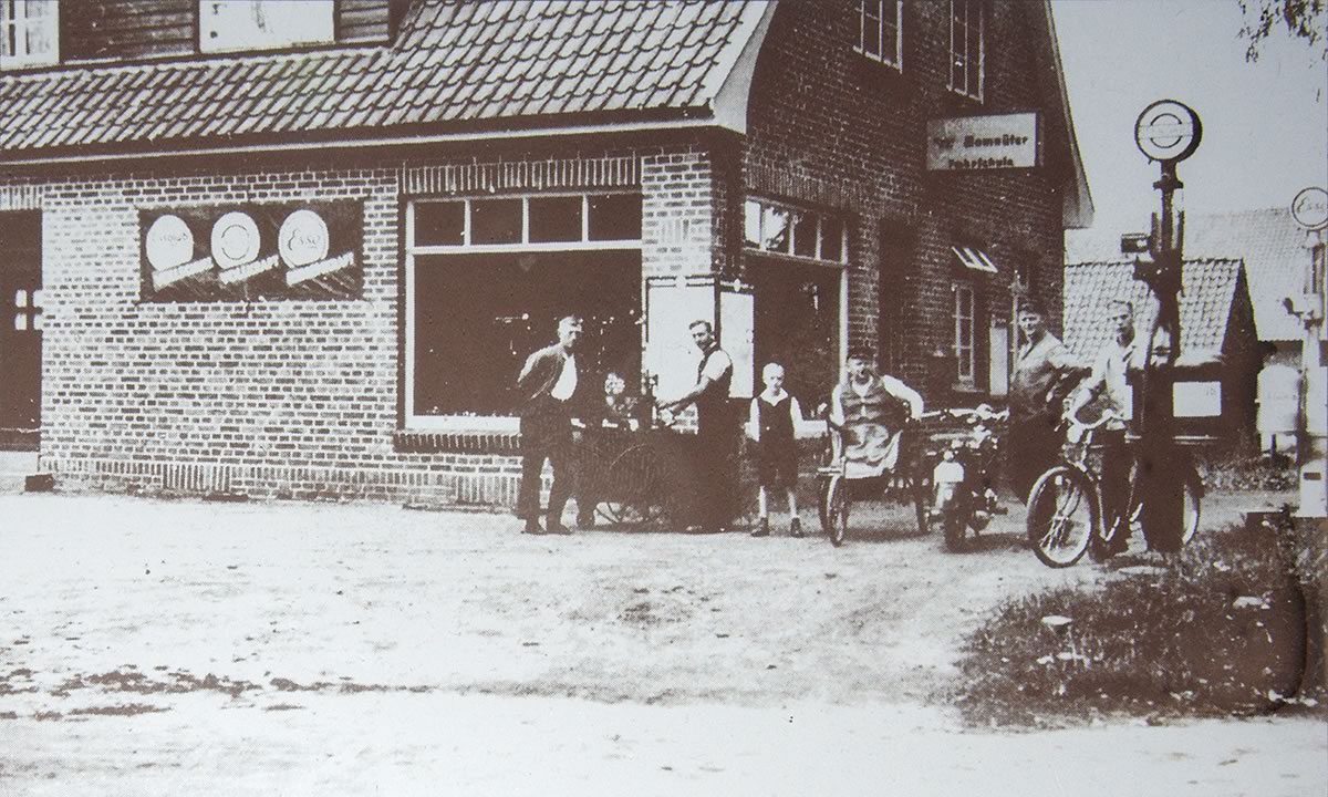 Autohaus Bomnüter, um 1930